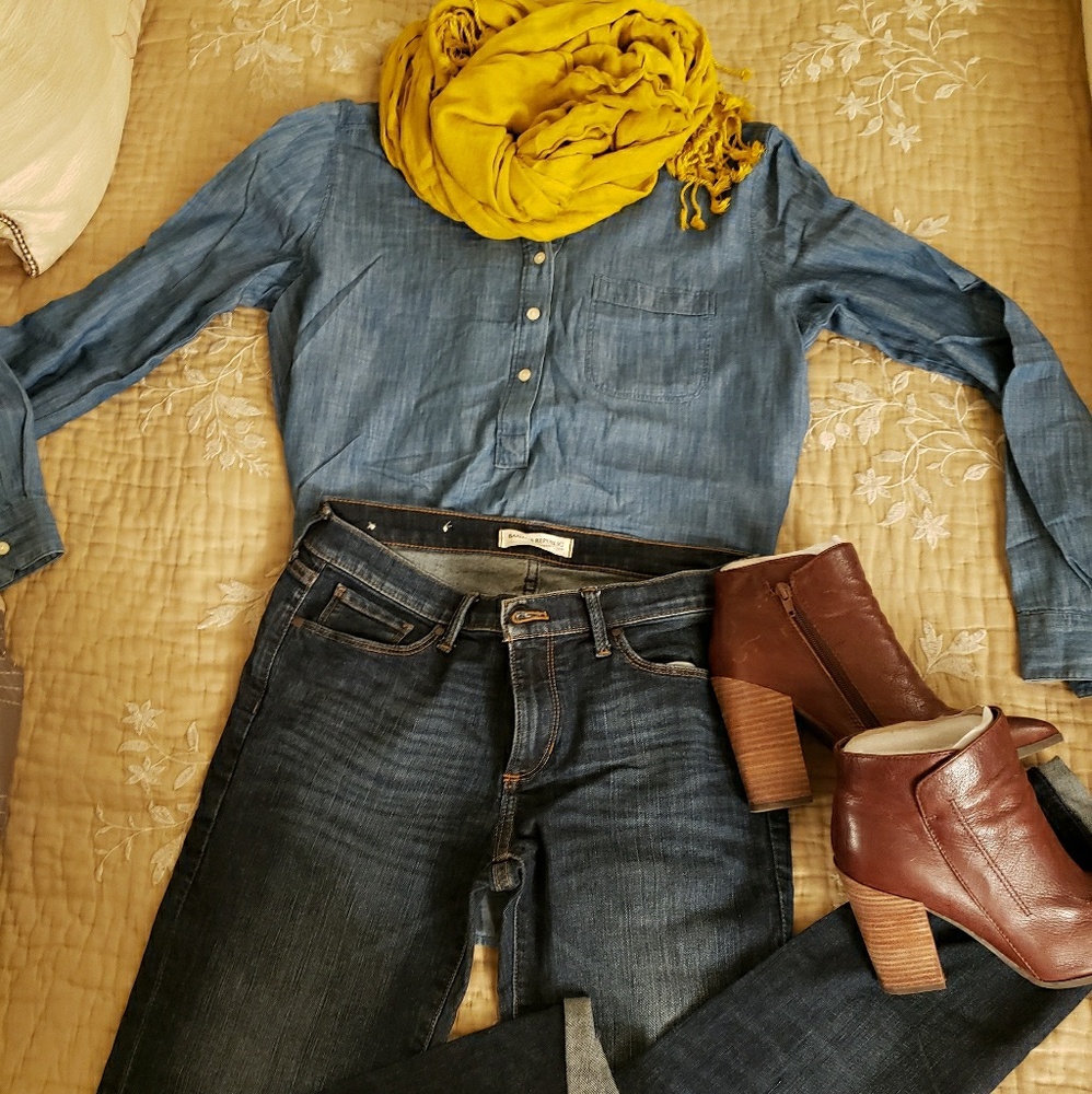 Yellow scarf